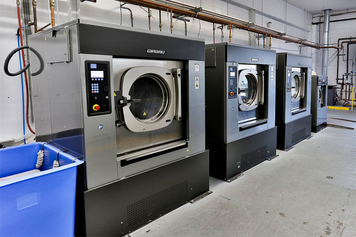 How to Set Up a Cashless Commercial Laundry Room